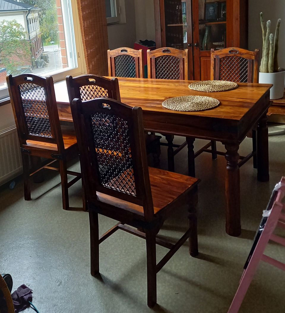 Acazia Ruokapöytä ja tuolit