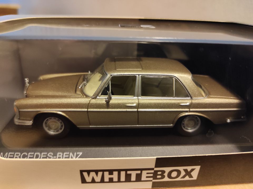 Mercedes Benz 300 SEL 6.3 1968. Uusi. Keräilyauto