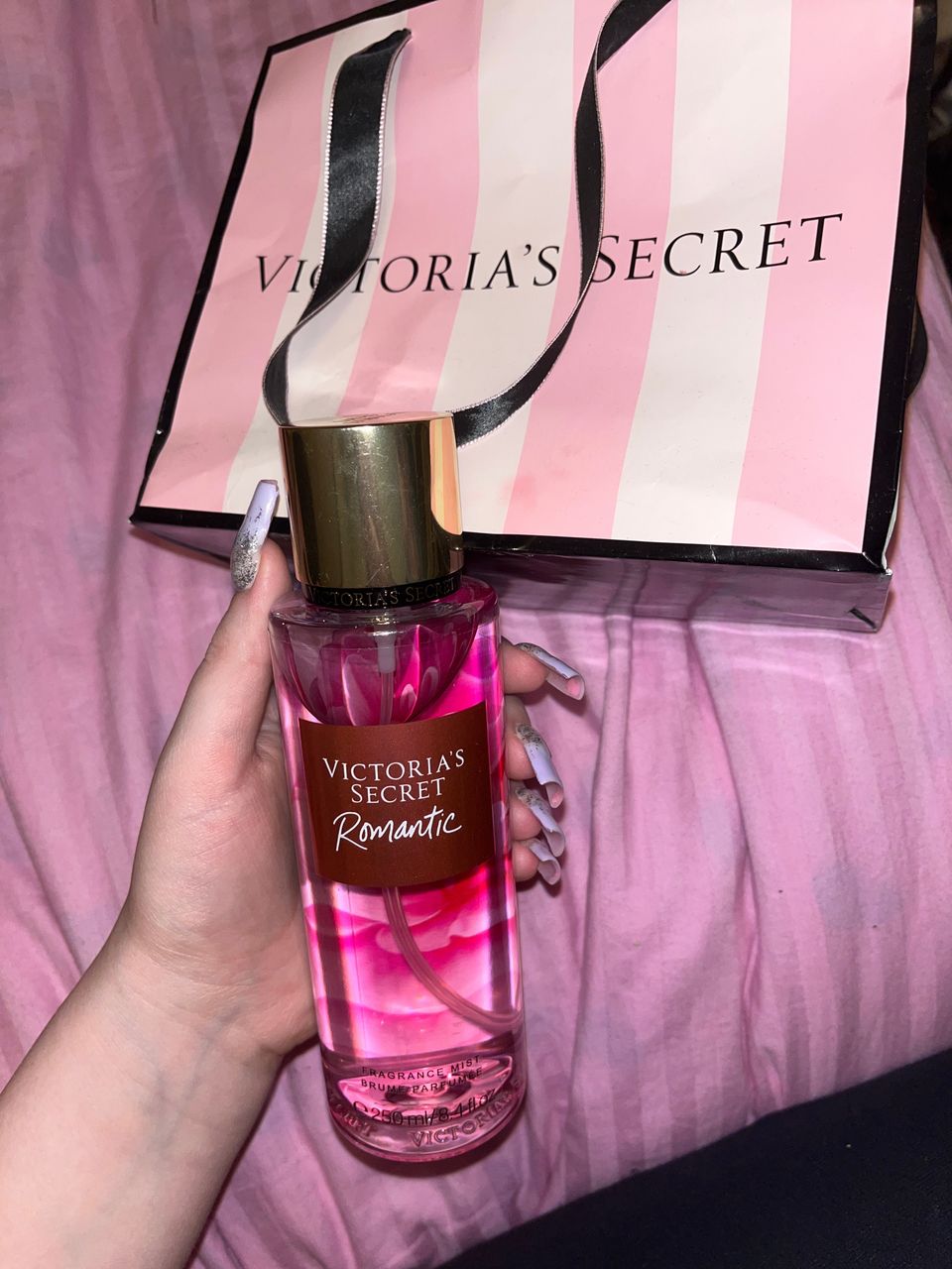 Uusi Victoria’s secret hajuvesi + kassi