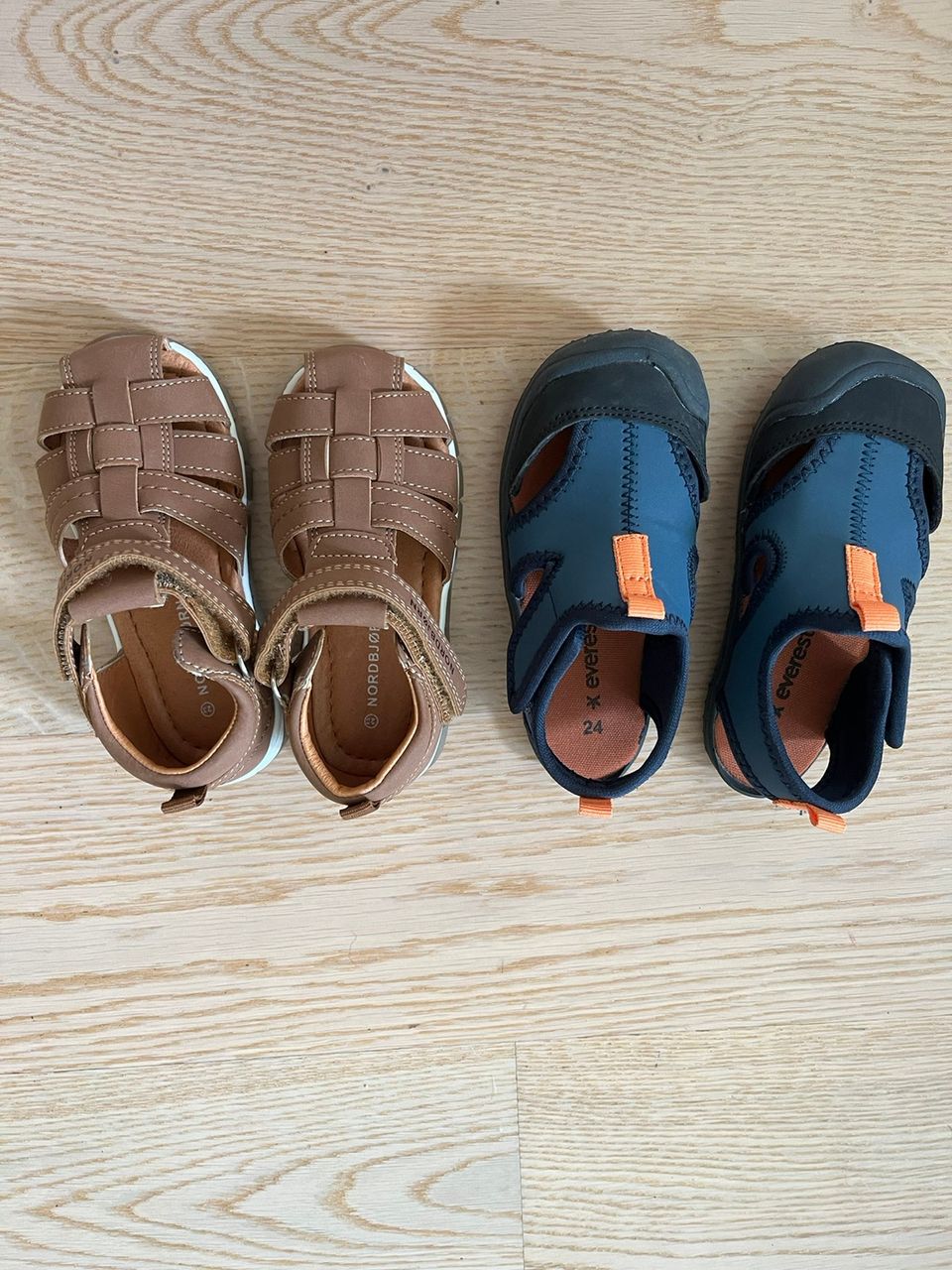 Sandaalit kokoa 23 ja 24