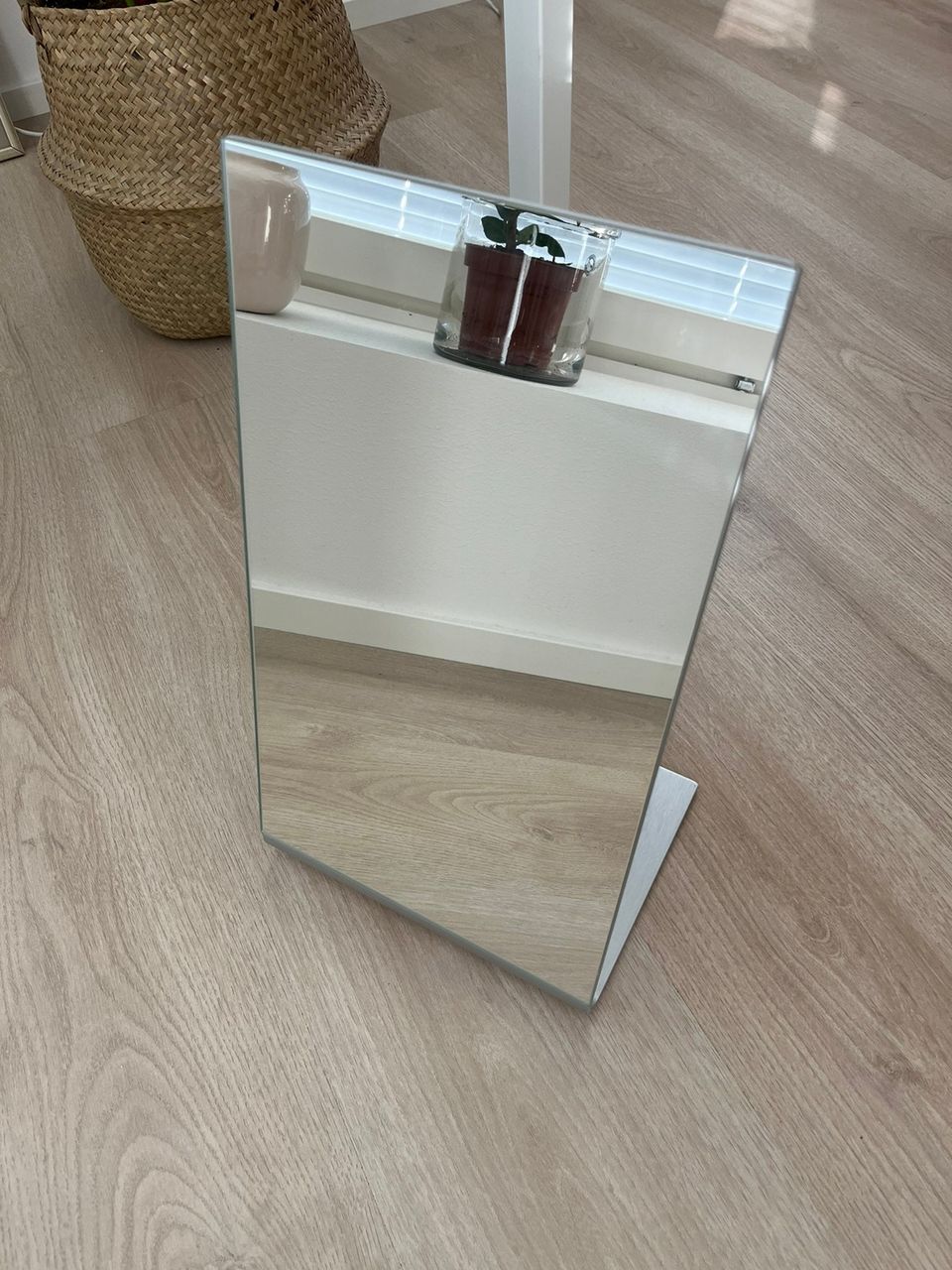 Ikean peili pöytäpeili