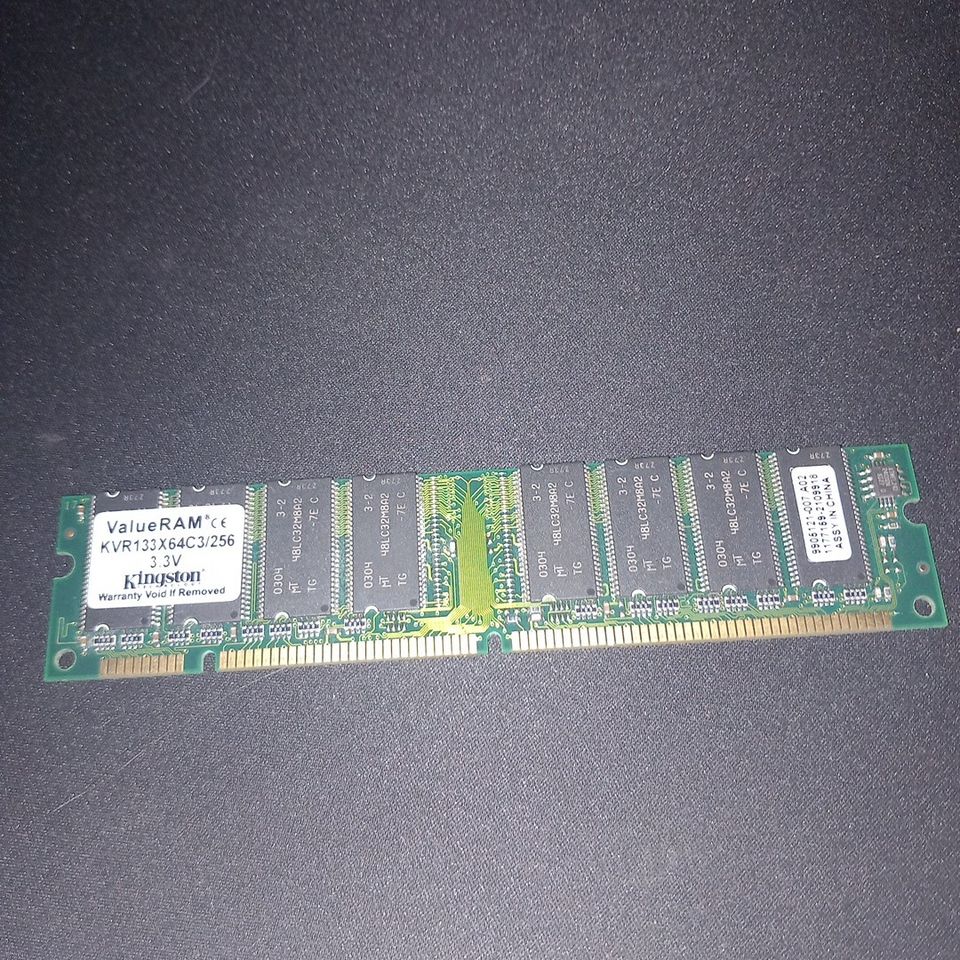 ValueRAM KINGSTON KVR PC133 256MB SDRAM-muistitikku