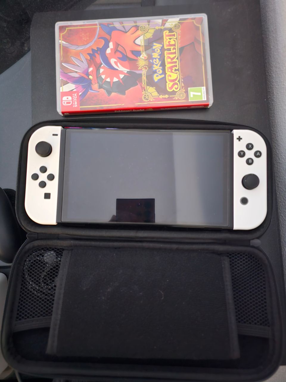 Nintendo Switch OLED + pokemon scarlet