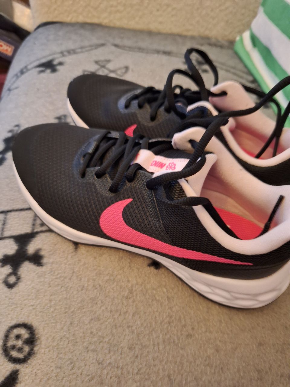 Nike revolurion Jr kengät uudet
