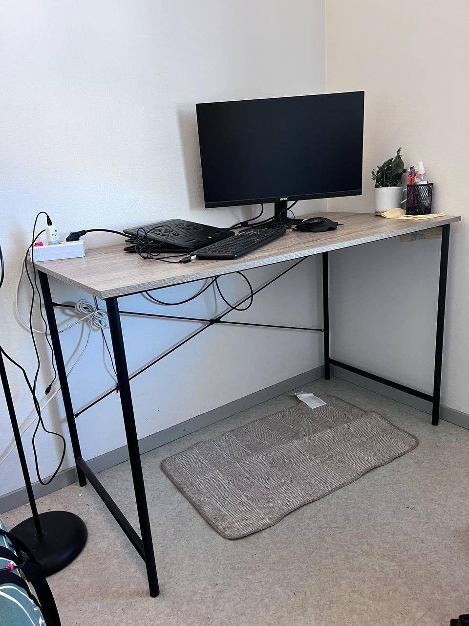 JYSK Desk- Good as New