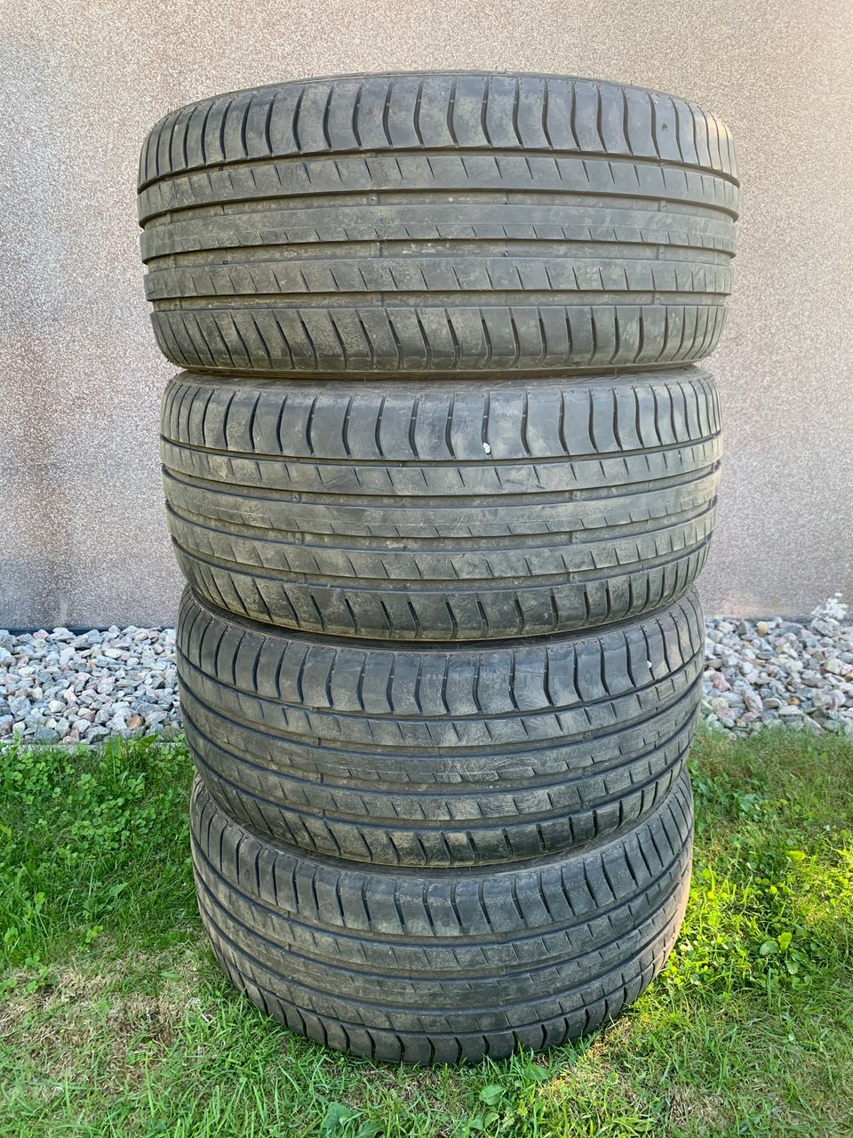 Triangle EffexSport 245/45/R18, kuin uudet