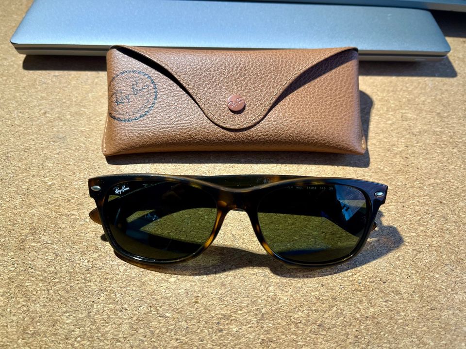 Ray-Ban New Wayfarer RB2132 902L 55 aurinkolasit