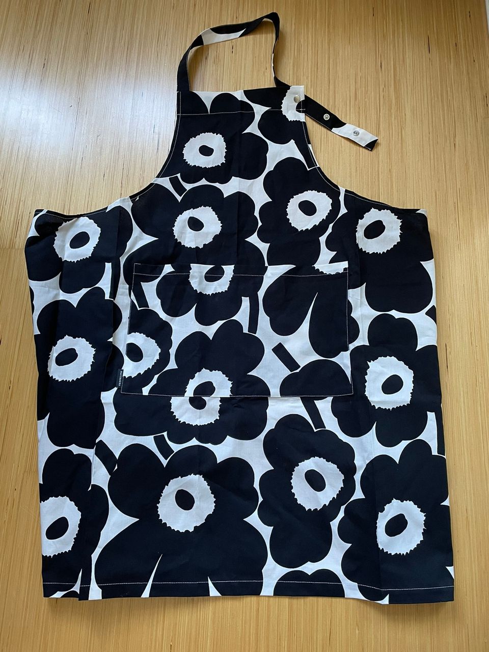 Uusi esiliina Marimekko Unikko