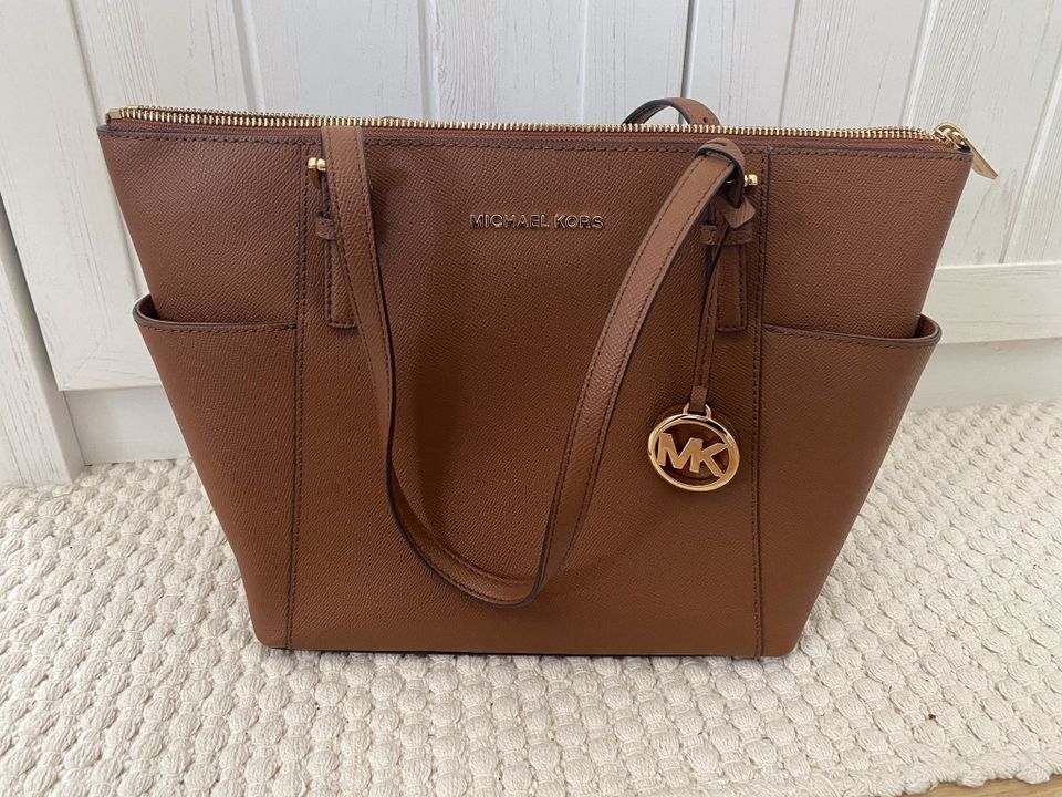 Michael Kors Jet Set Tote