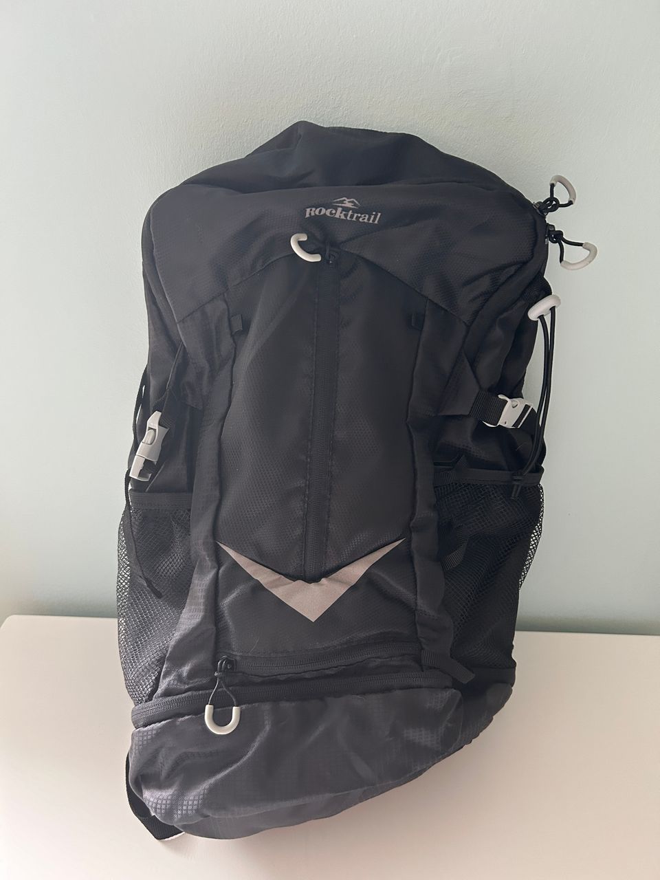 Rocktrail vaellus reppu (Hiking Rucksack) 30L (1 year warranty)