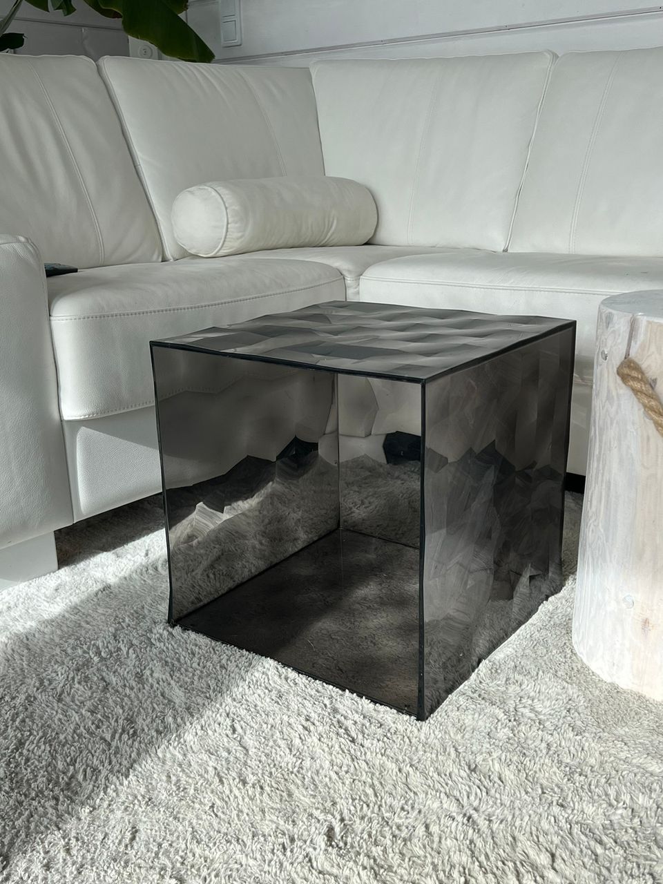 Kartell Optic Cube harmaa (ovh 328e)