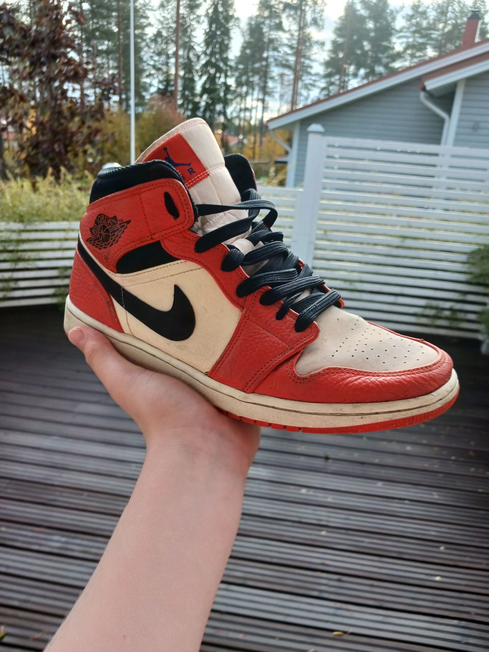 Jordan 1 mid 2018