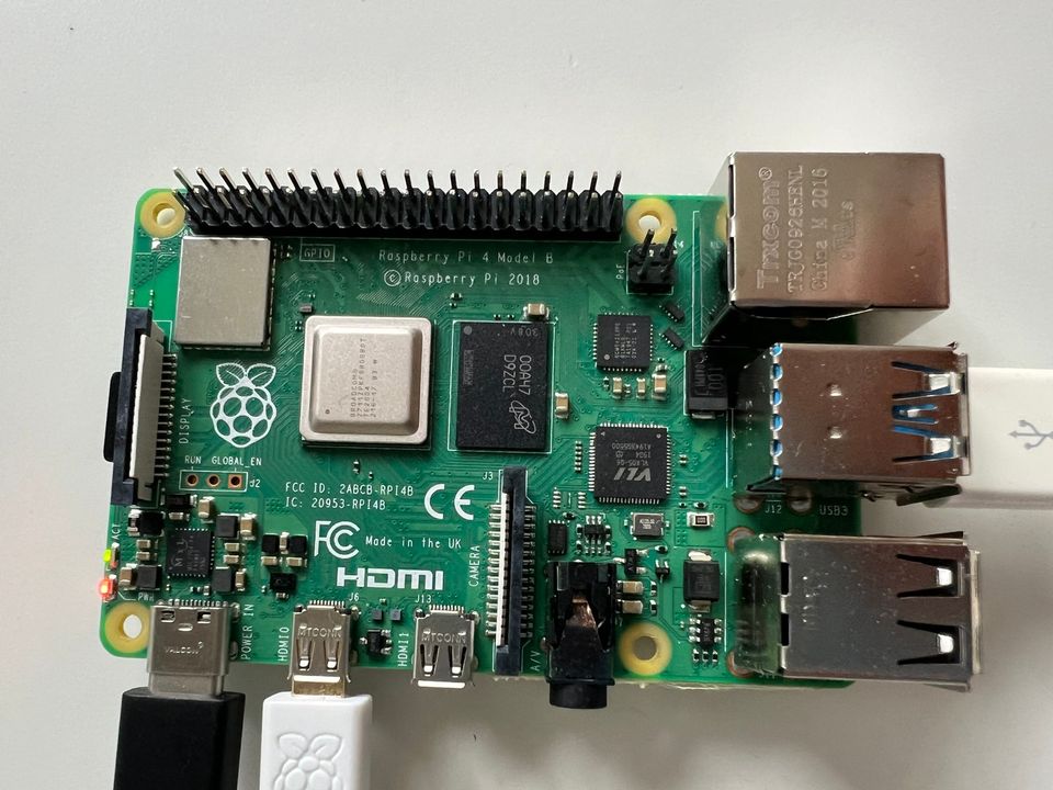 Raspberry pi 4 (8 GB)