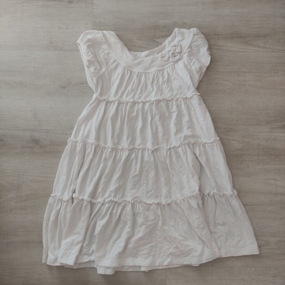 Valkoinen mekko 152 cm