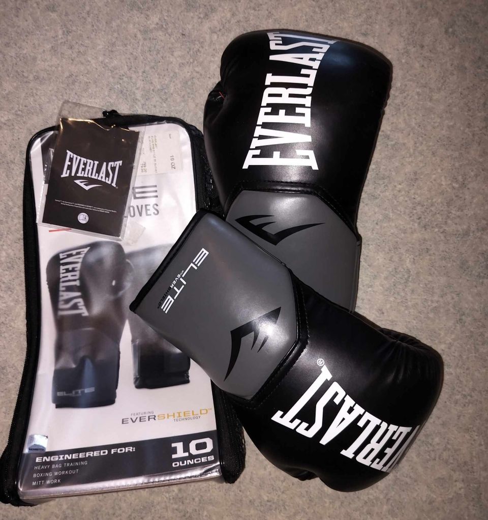 Everlast Elite Pro nyrkkeilyhanskat, koko 10 OZ