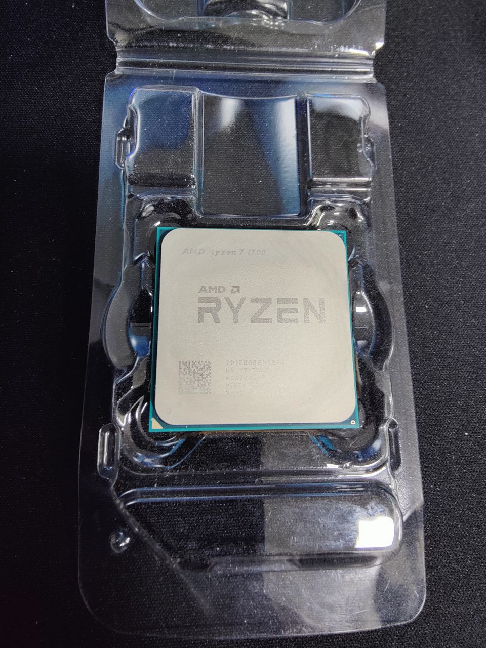 AMD Ryzen 7 1700 prosessori
