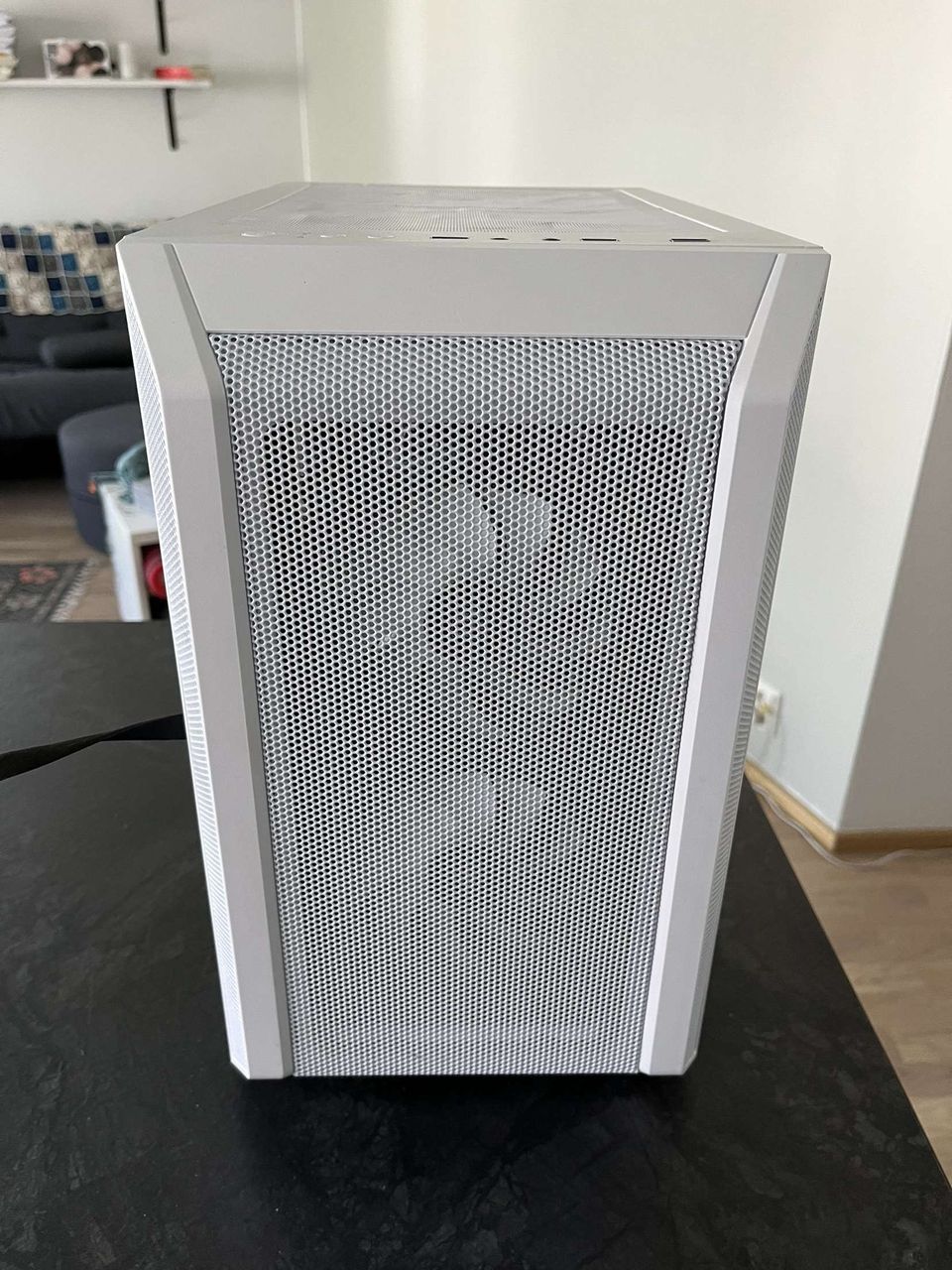 Pelikone RTX 3060 - Ryzen 5 5600x - 32GB RAM - 500GB SSD - 2TB HDD