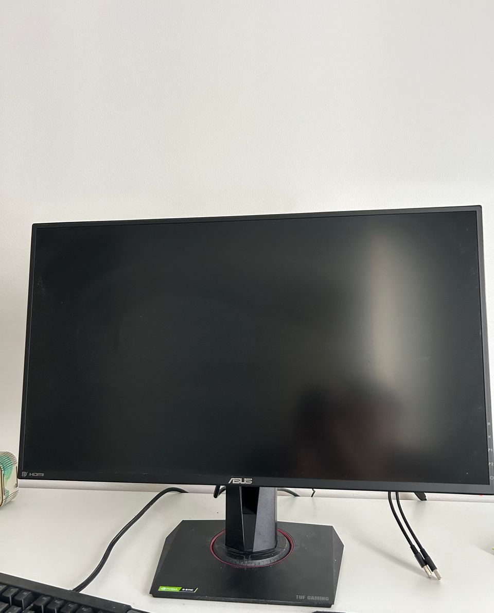 Asus VG279QM 27" pelinäyttö