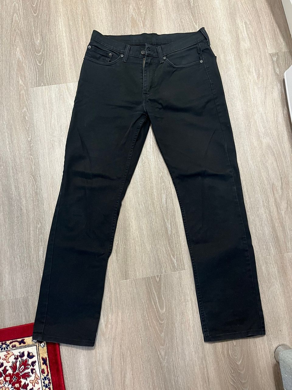 Levi’s 514 farkut. Koko: 32