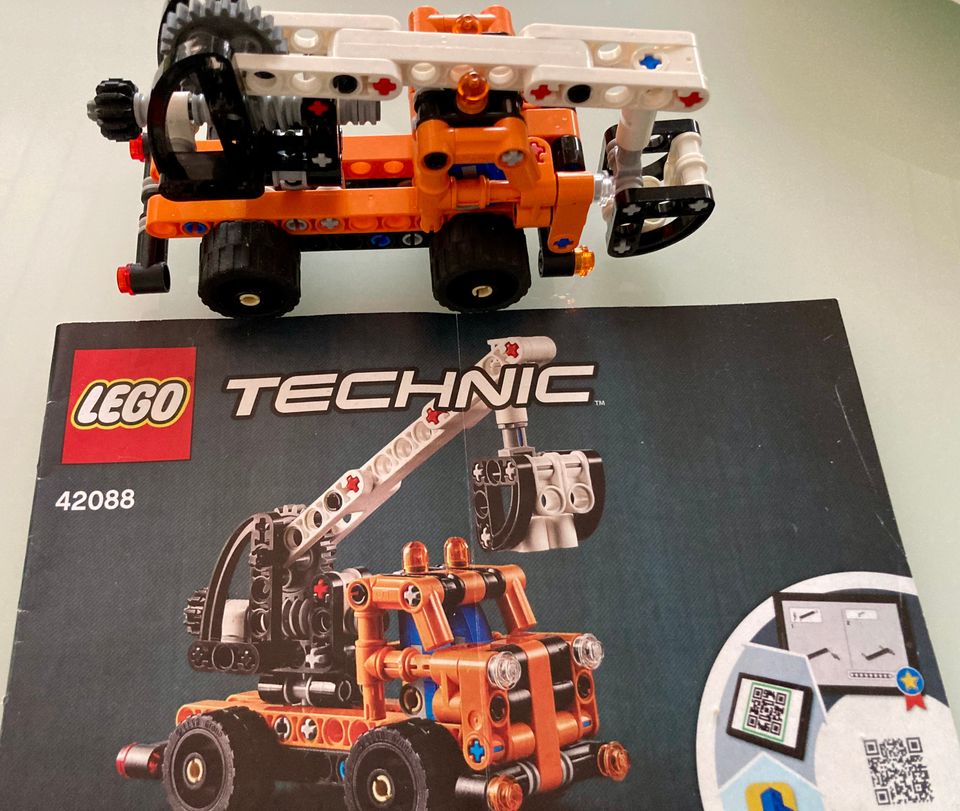 Lego technic nostolava-auto