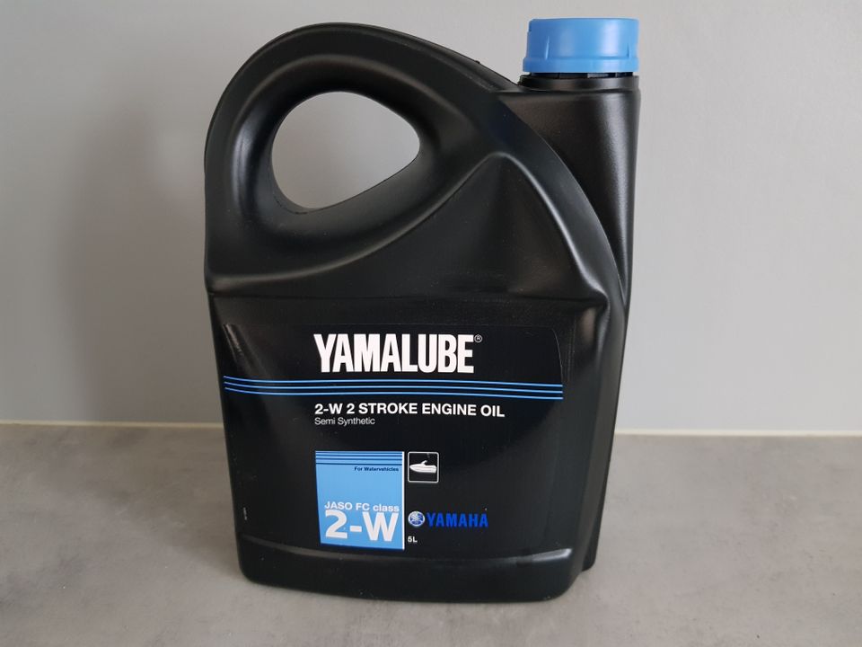 Yamalube puolisynteettinen 2-tahtiöljy 5 litraa vesijeteille