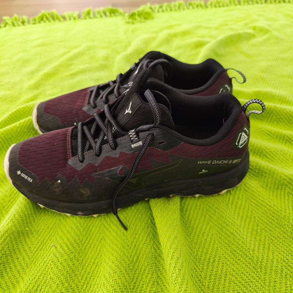 Mizuno goretex lenkkarit koko 42