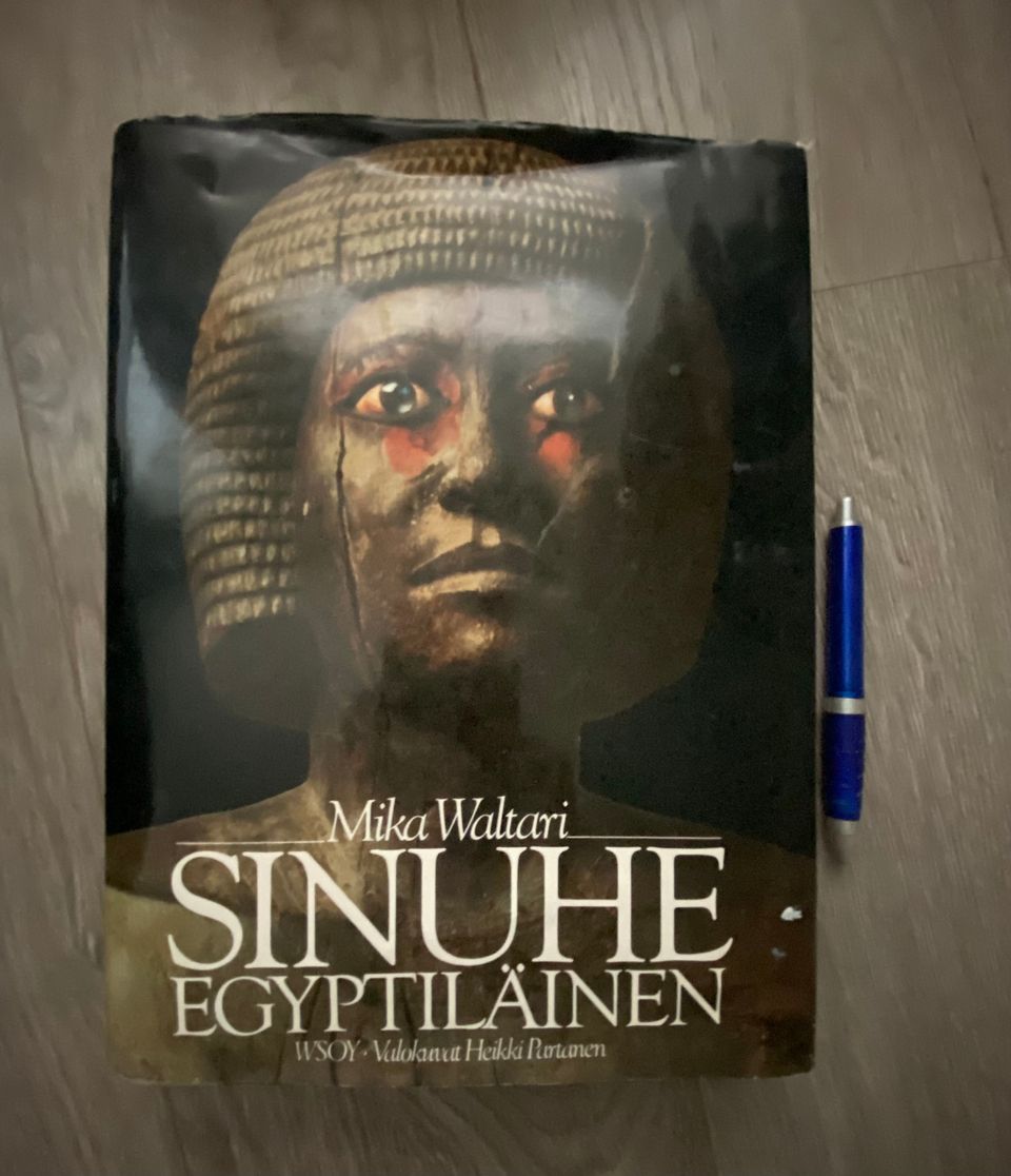 Waltarin isompi Sinuhe Egyptiläinen - kirja