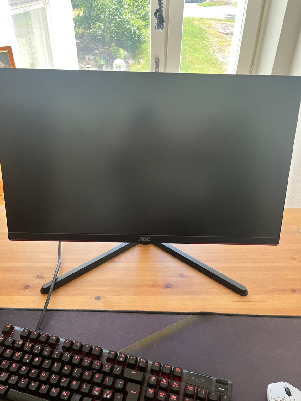 Aoc 240hz pelinäyttö