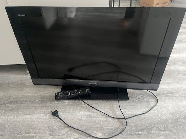 SONY LCD DIGITAL COLOUR TV
