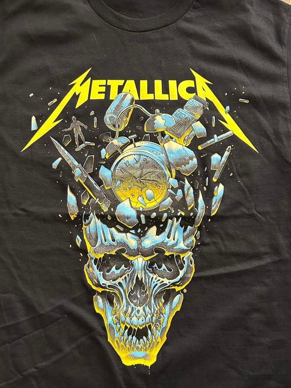 Ostetaan/vaihdetaan Metallica m72 tour 2024 t-paita koossa s
