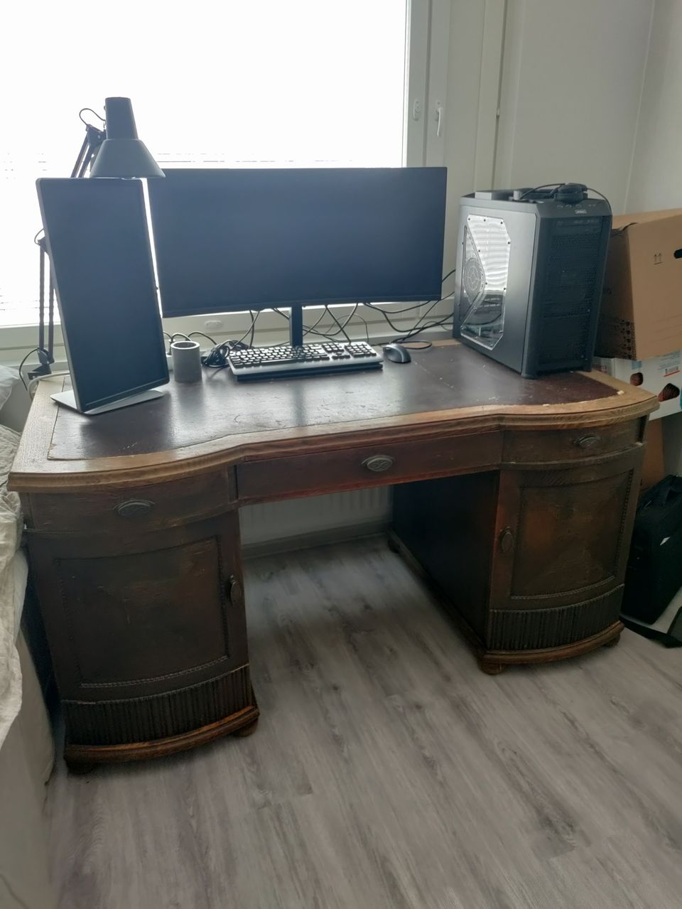 Työpöytä, antiikki
