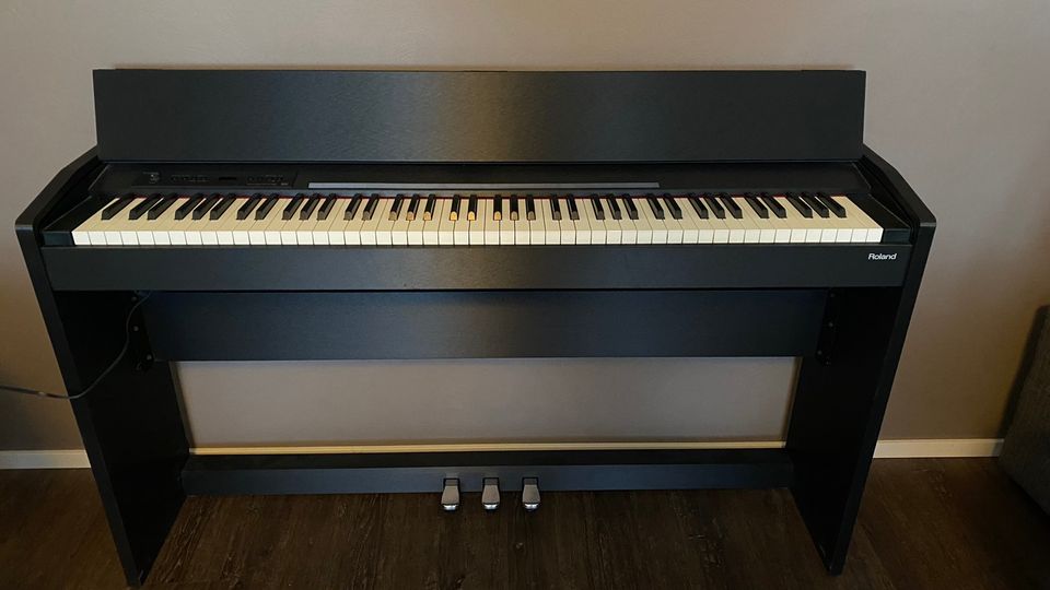 Roland F120 digipiano/sähköpiano