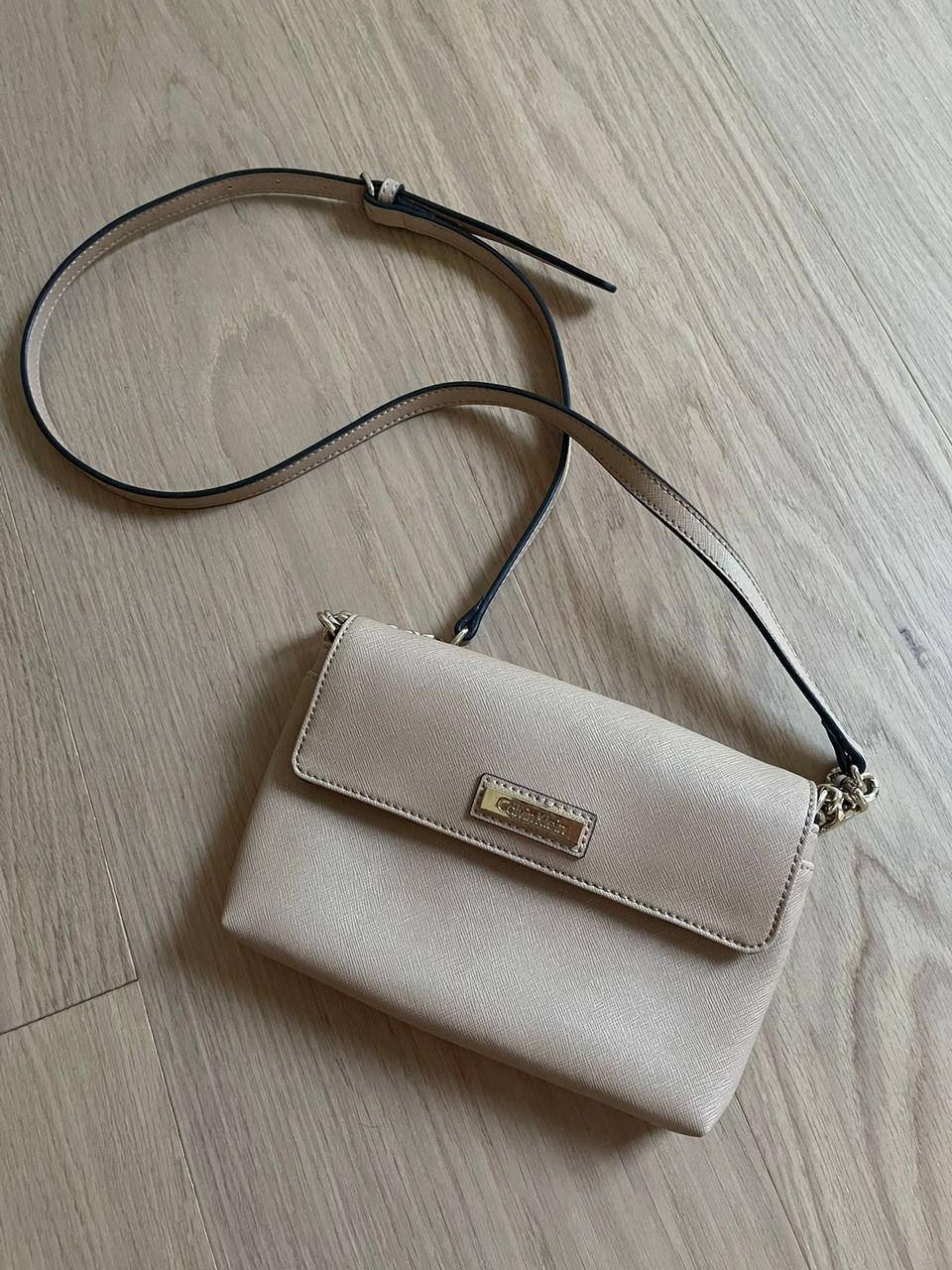 Calvin Klein laukku Beige