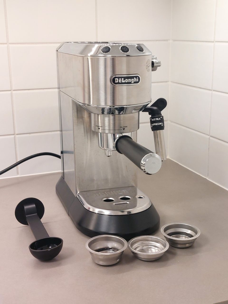 Espressokeitin De'Longhi Dedica Style EC 685.M, teräs