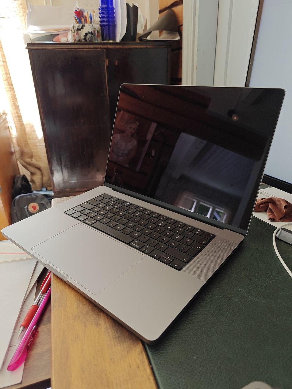 Apple MacBook Pro 16" M1 Pro 2021 malli