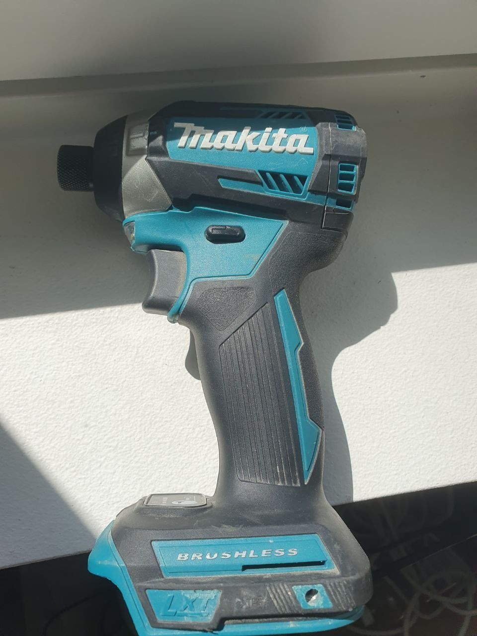 Makita DTD154Z Iskevä Ruuvinväännin