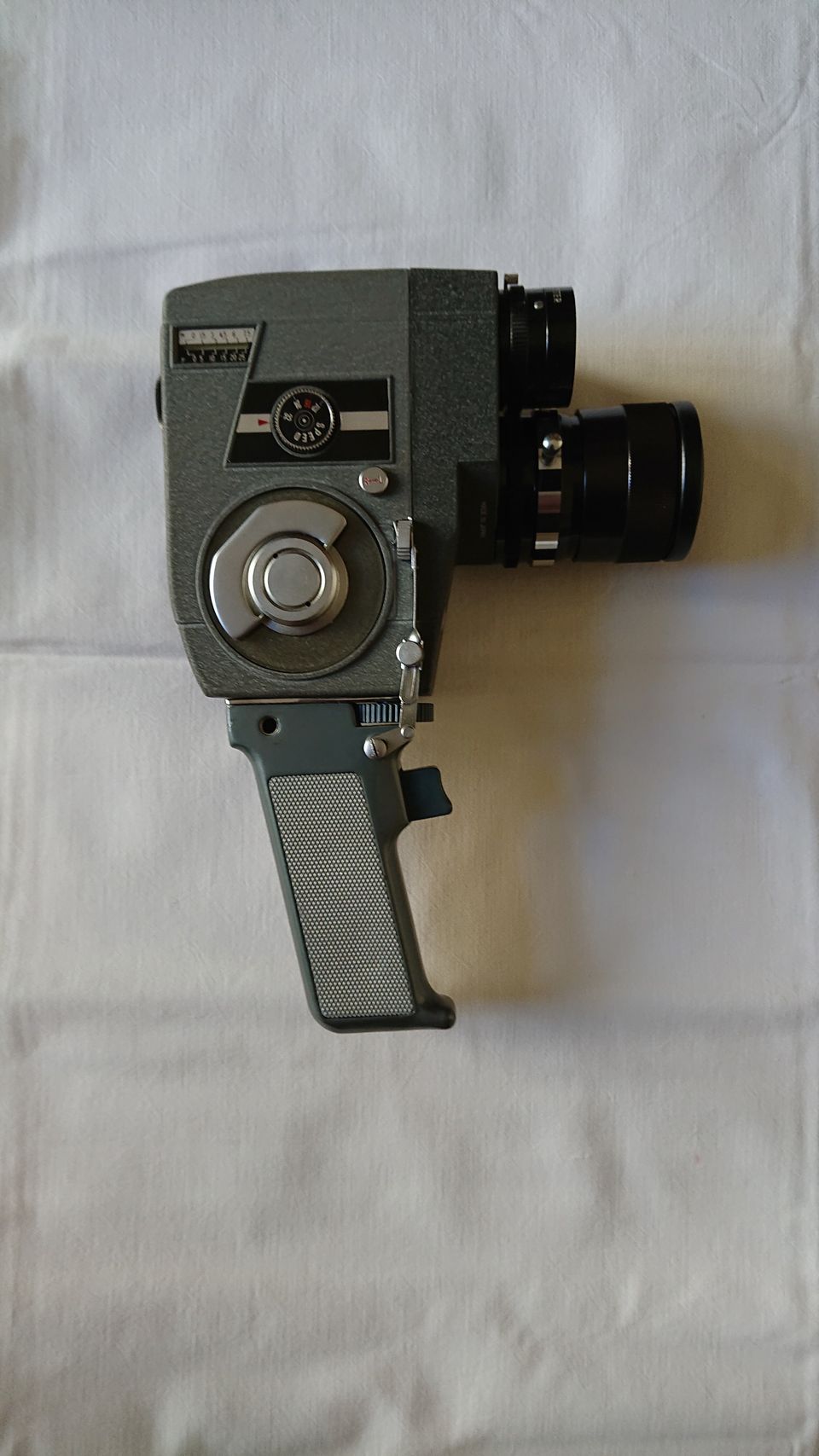myydään antiikkinen kaitafilmikamera Crown 8 ezs