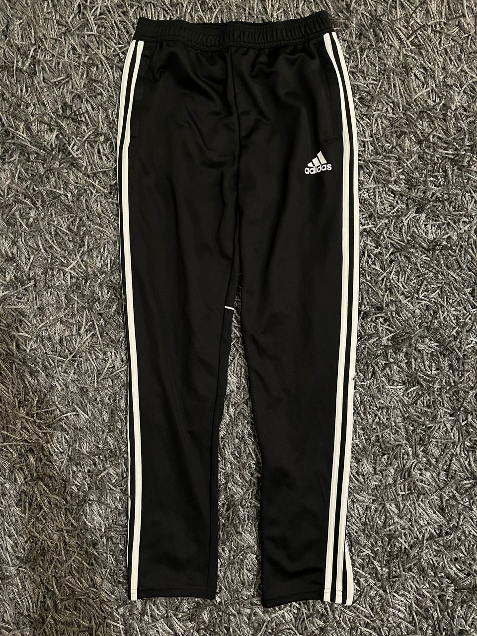 Adidas verkkarit koko 164