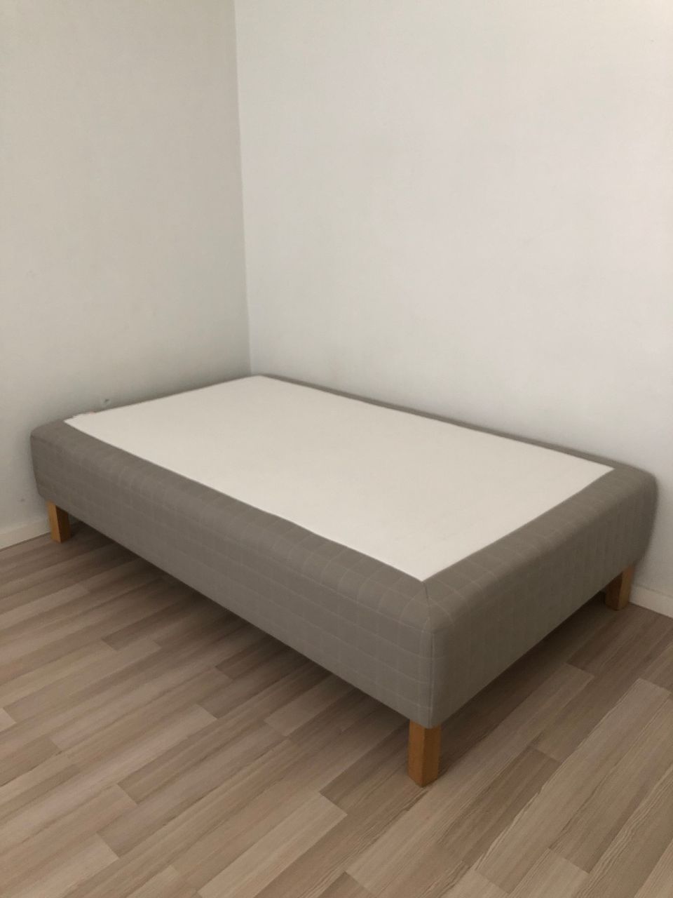 120cm leveä sänky