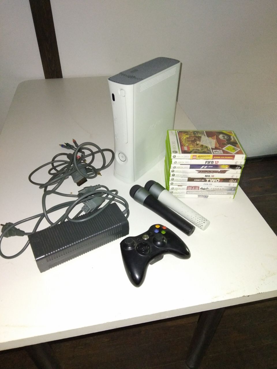 XBOX 360 konsoli / PELIT / OHJAIN