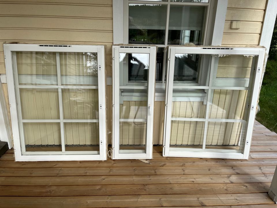 3-lasiset ristikko ikkunat 1990-luvulta 2kpl 1100x1390 ja 1kpl 500x1390
