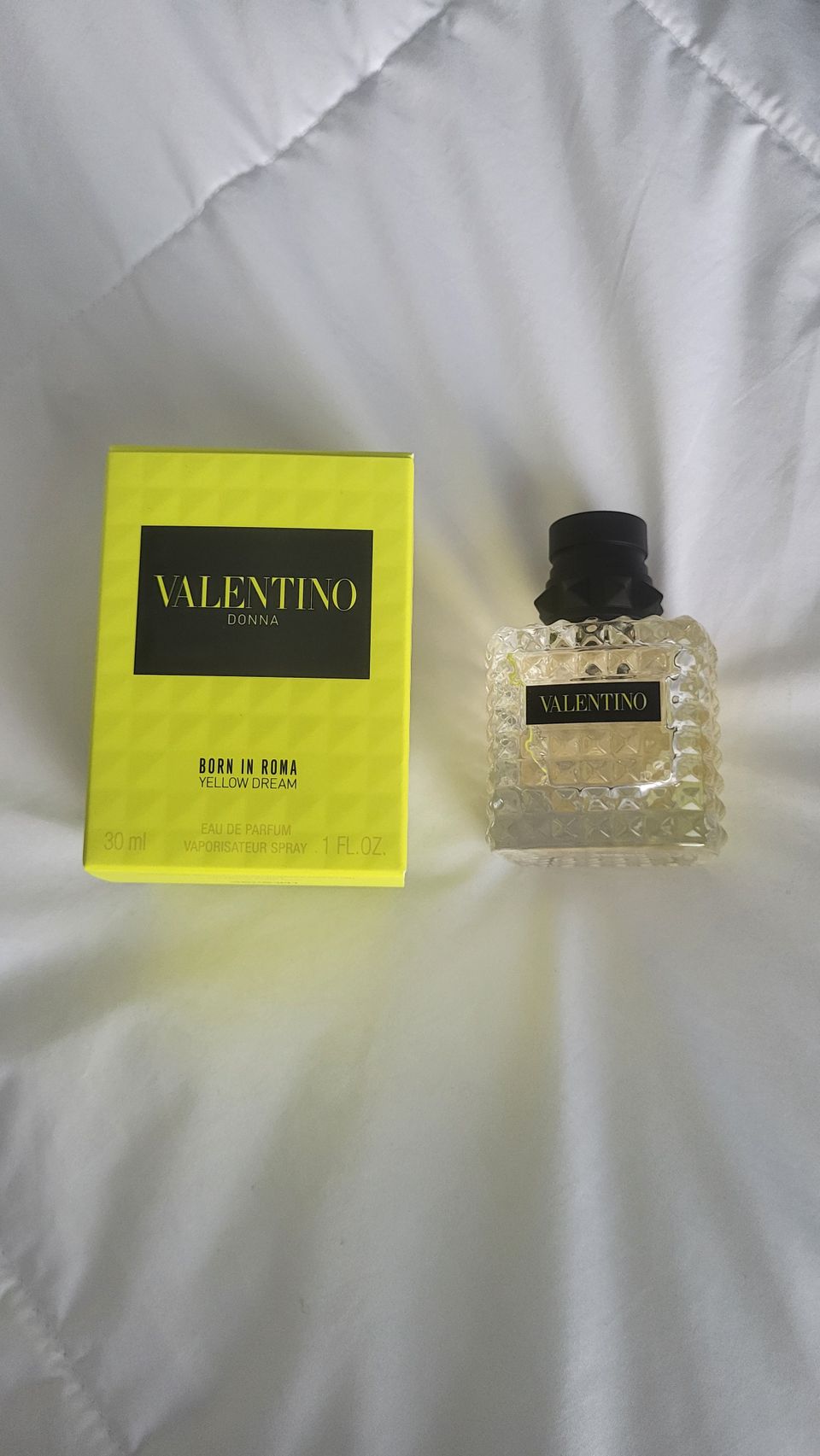 Valentino Donna, Born in Roma yellow dream