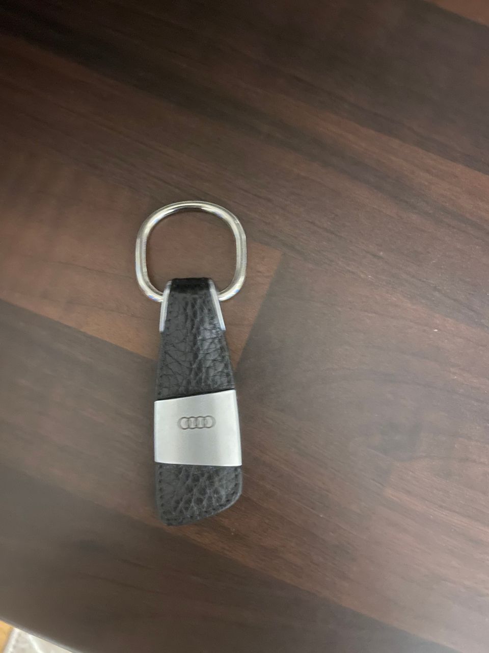 Audi uusi avaimenperä