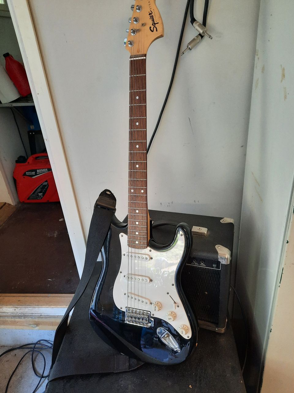 Fender Squier kitara ja Fender vahvistin