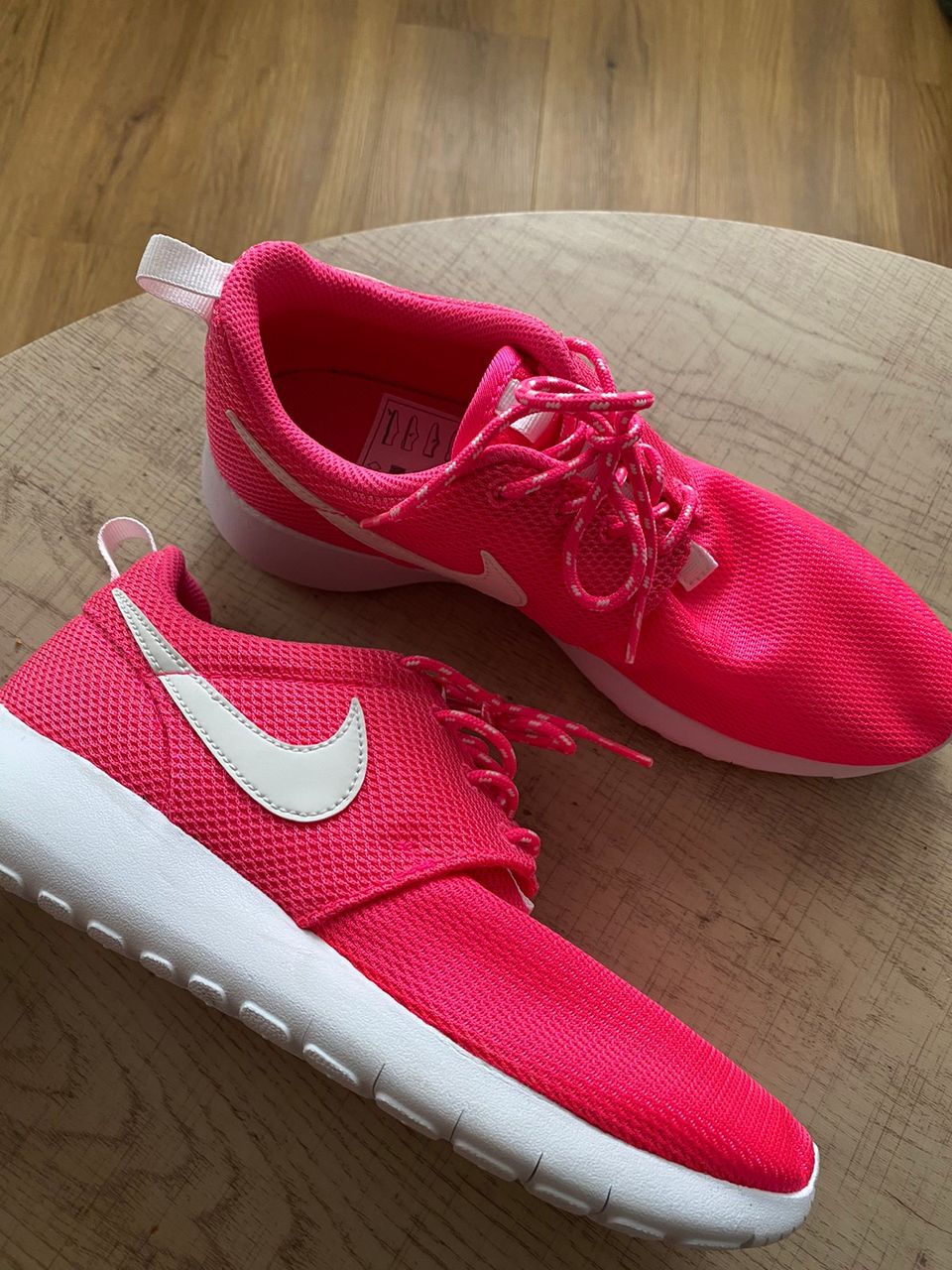 Nike roshe run lenkkarit