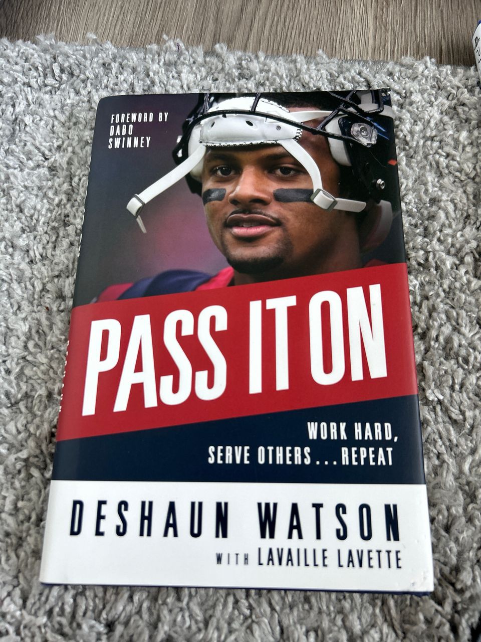 NFL kirja (Pass it On, Deshaun Watson)