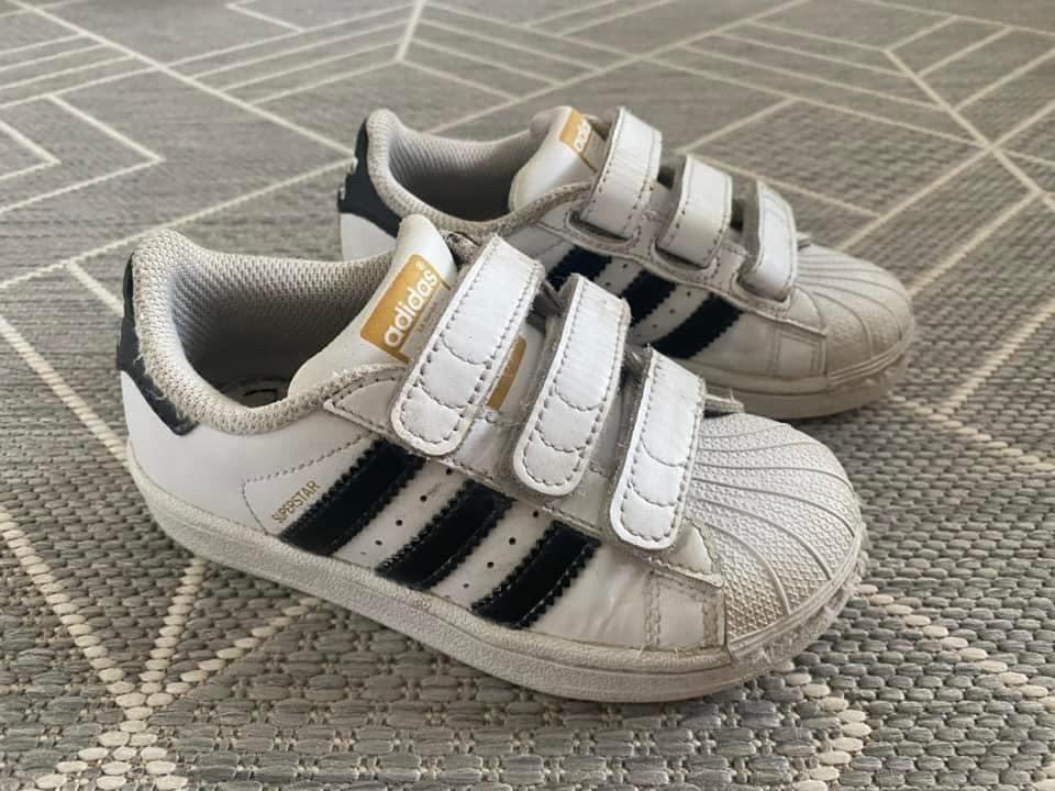 Adidas tennarit koko 28