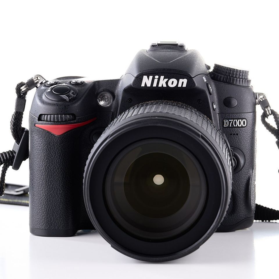 Nikon D7000 + 18-105mm (sc. 14960)