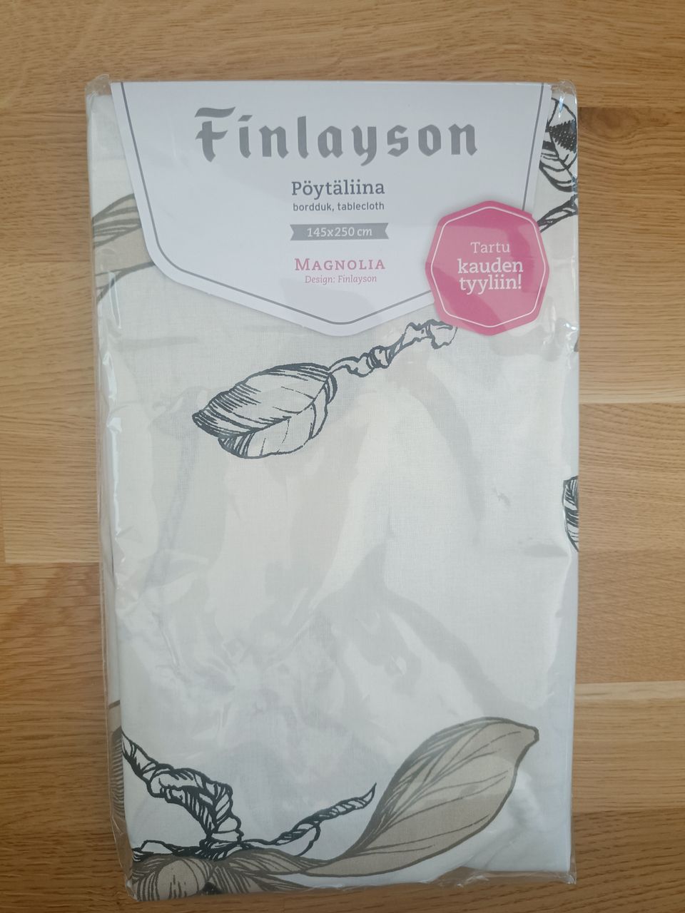 Finlayson Magnolia-pöytäliina 145*250