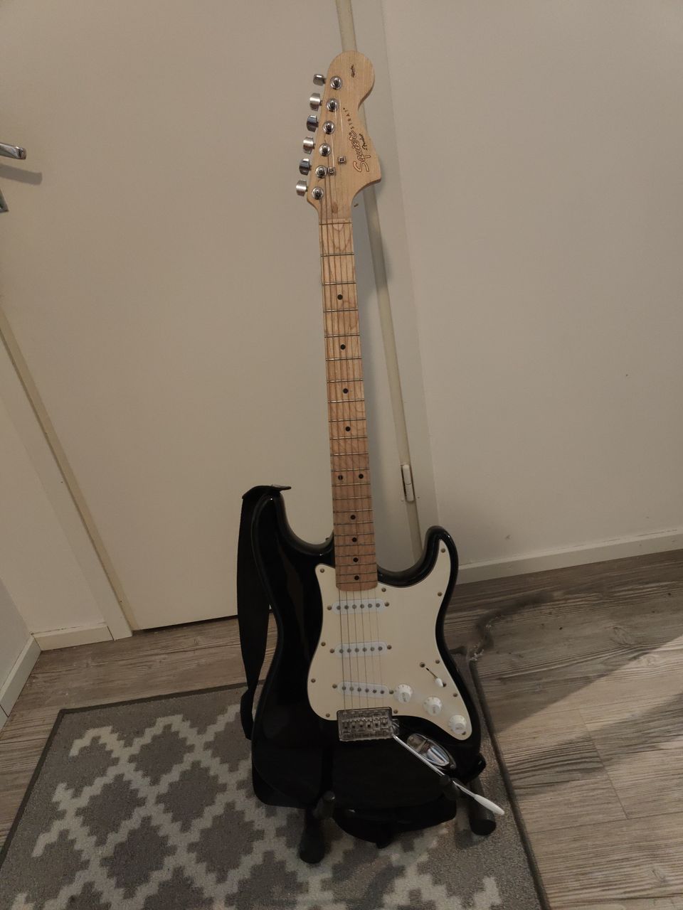 Squier strat